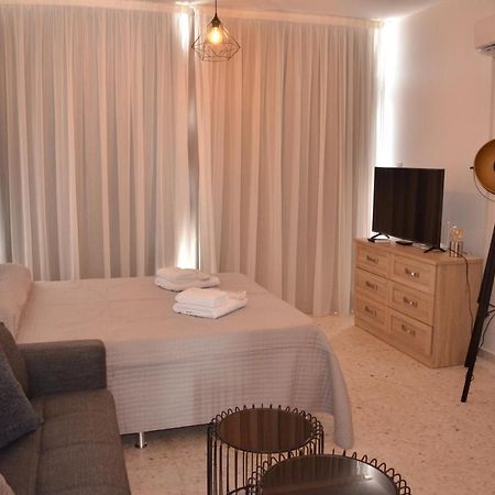 Almyria Apartments - By Imh Travel & Tours Paphos Eksteriør billede