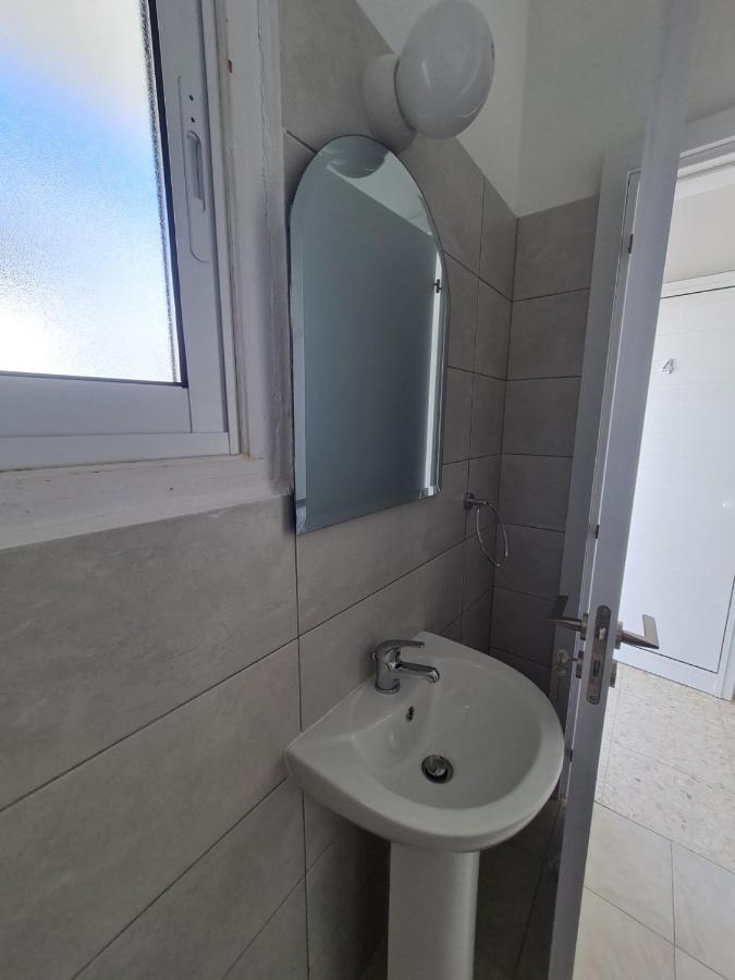 Almyria Apartments - By Imh Travel & Tours Paphos Eksteriør billede