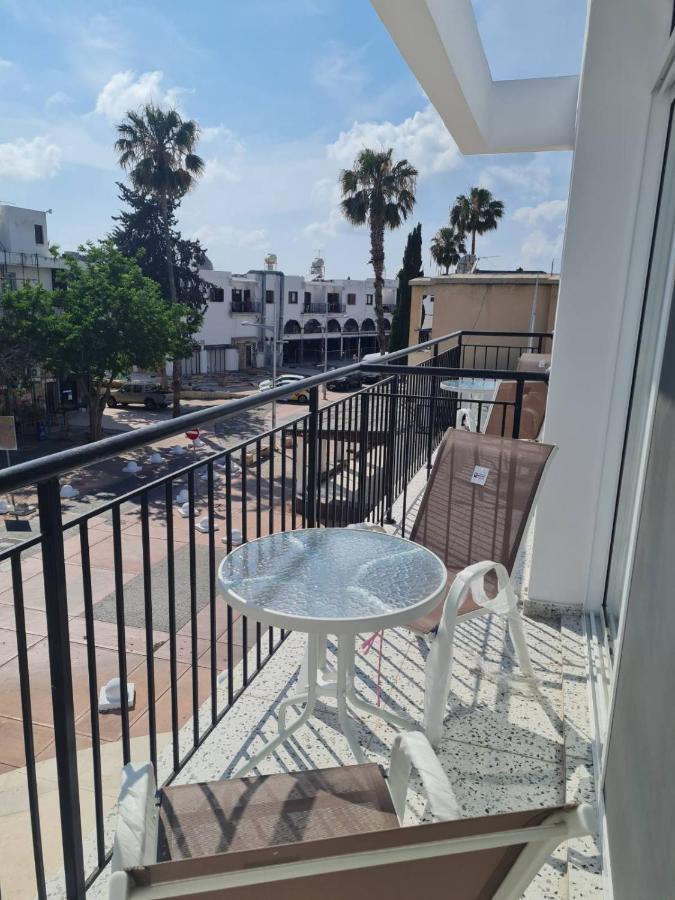 Almyria Apartments - By Imh Travel & Tours Paphos Eksteriør billede