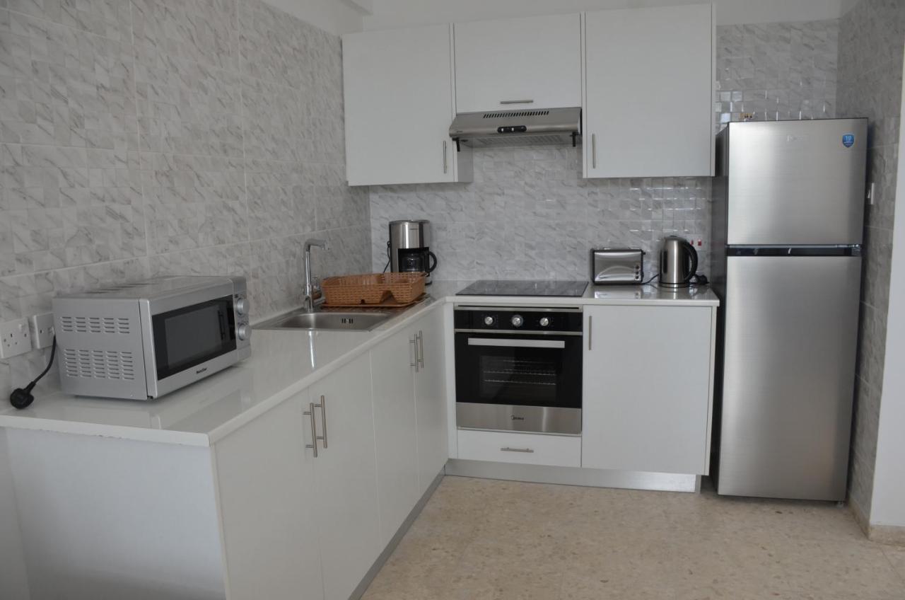 Almyria Apartments - By Imh Travel & Tours Paphos Eksteriør billede