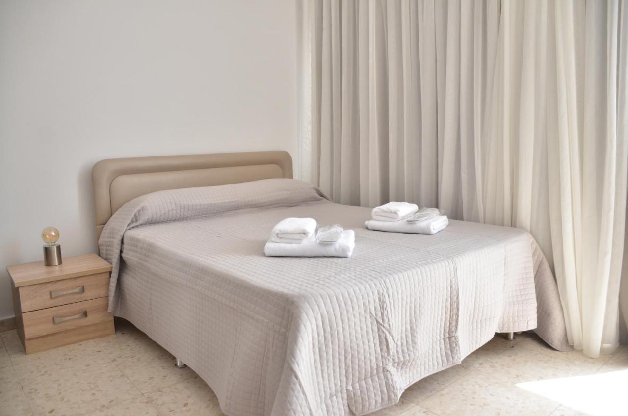 Almyria Apartments - By Imh Travel & Tours Paphos Eksteriør billede