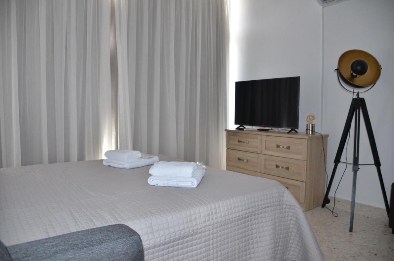 Almyria Apartments - By Imh Travel & Tours Paphos Eksteriør billede