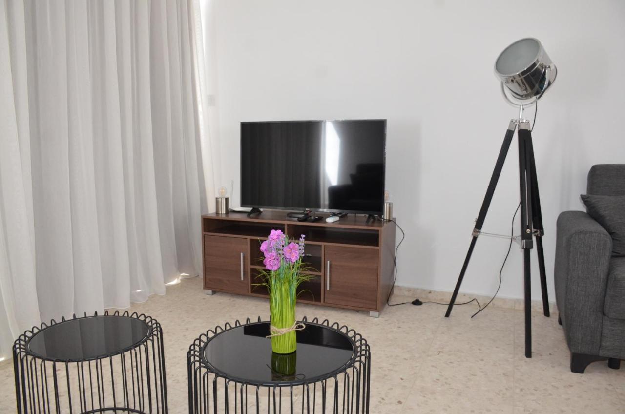 Almyria Apartments - By Imh Travel & Tours Paphos Eksteriør billede